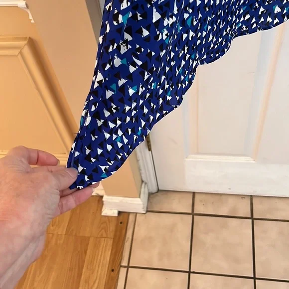 NWT size 1X Apt. 9 Blue black white teal Geometric Sleeveless V-Neck Top - Picture 6 of 12